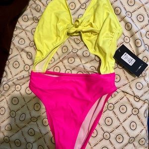 Fashion nova xs swim suit